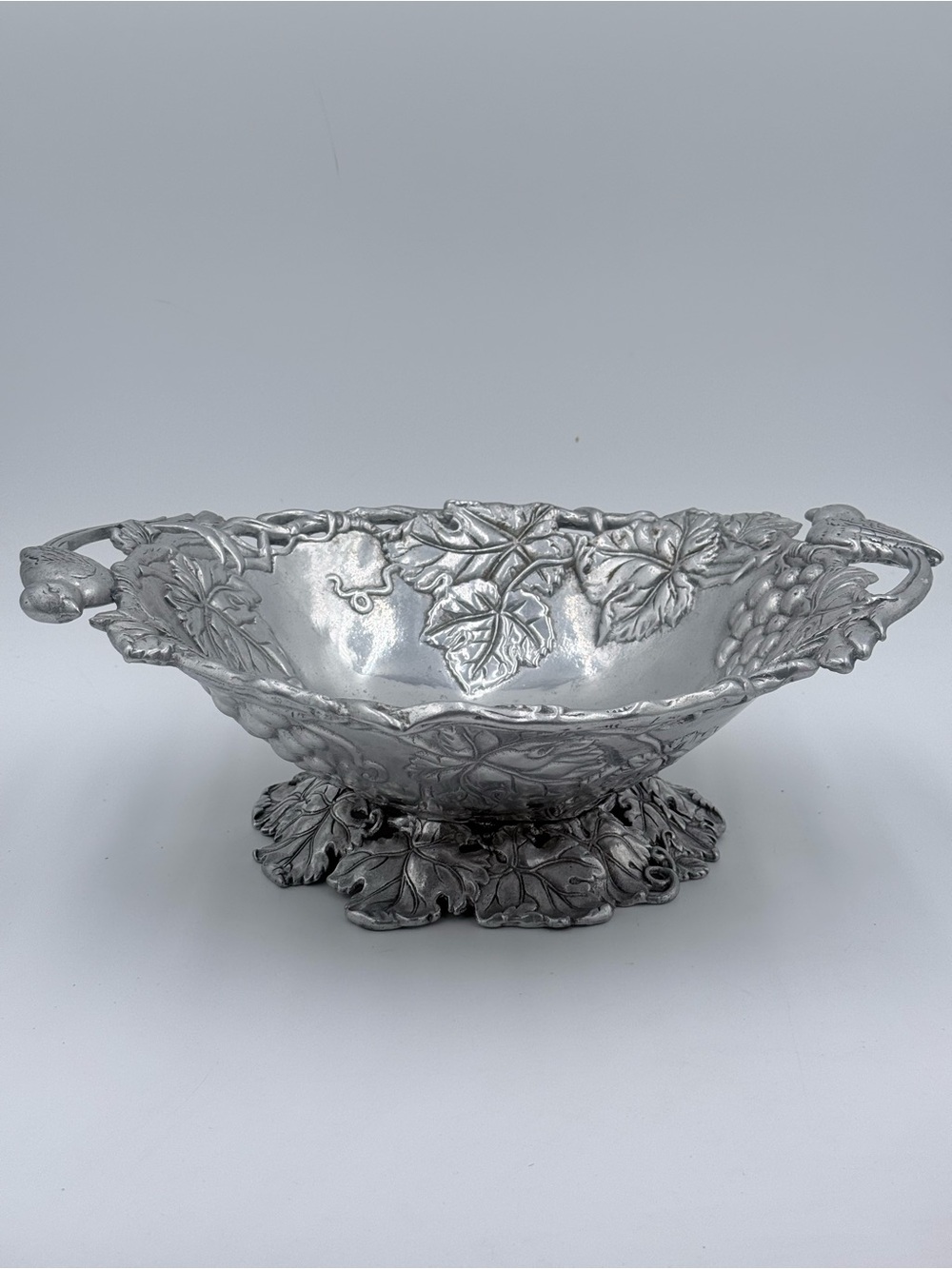 VTG ARTHUR COURT LARGE SERVING BOWL PEDESTAL BIRD HANDLES GRAPES & LEAVES 1999